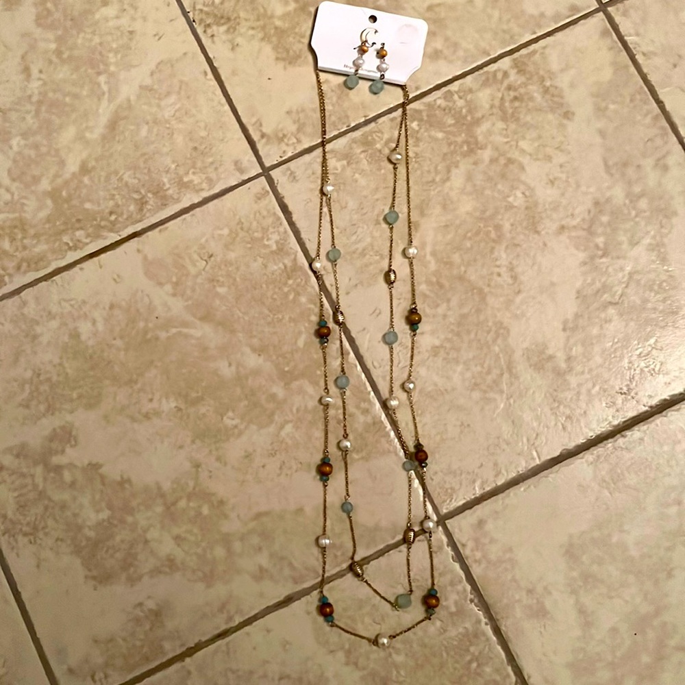 NWT necklace and earrings set